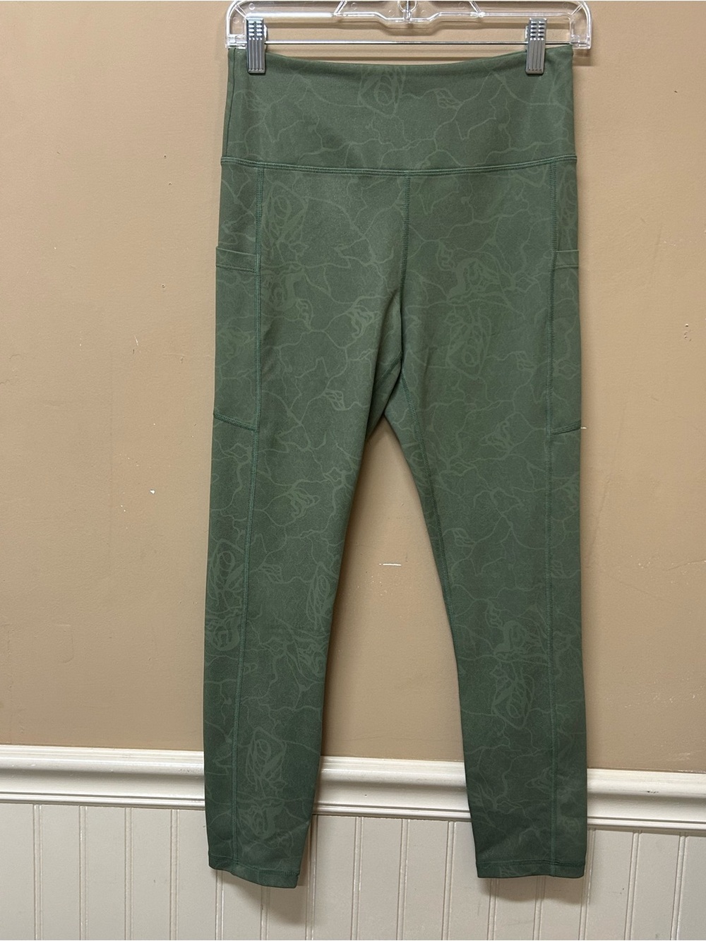 ZYIA Active Light n Tight Hi-Rise 7/8 Pocket Leggings Olive Green Floral Size 4